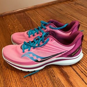 Pink Saucony Kinvara 12 Women’s Running Sneakers Size 10.5